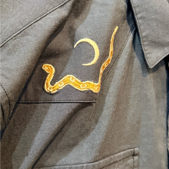 Howler Brothers - “Waxing Culebra”Charcoal Embroidered Shirt - Medium - NWT - Picture 5 of 7